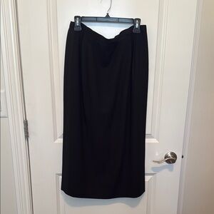 Elegant Black Women's Skirt